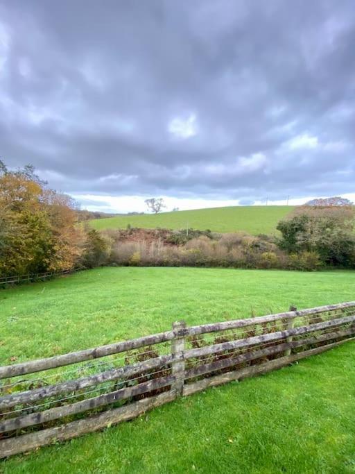 Woodland View At Hewish Mill Villa Bittadon Buitenkant foto